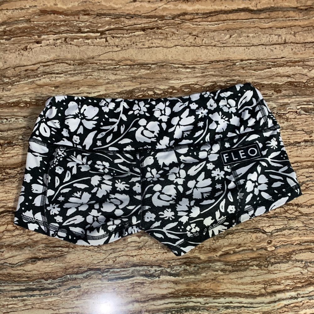 Fleo low rise contour shorts
